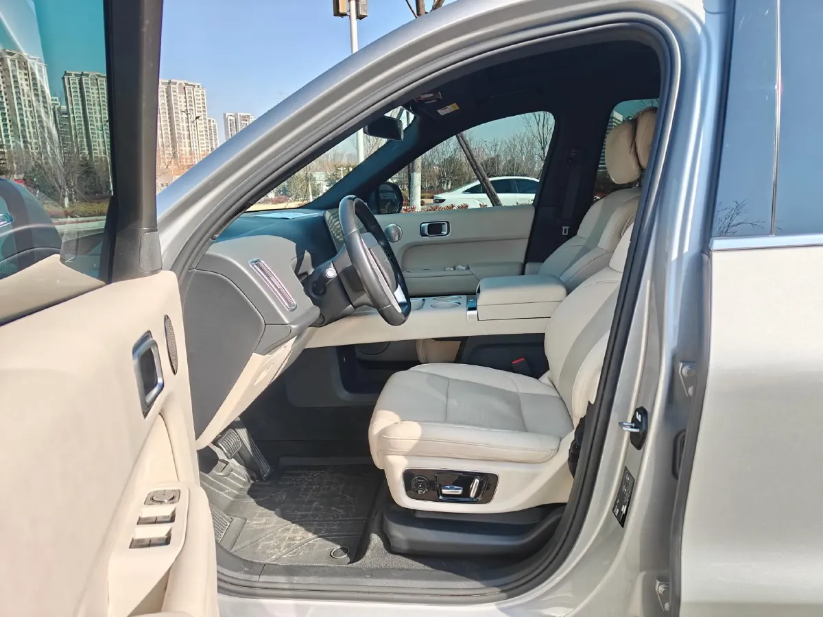 2023 Li L9 Range Extended 154HP REEV 42.6KWH,autocango,china used car exporter,china ev exporter,chinese used car exporter,chinese used ev exporter