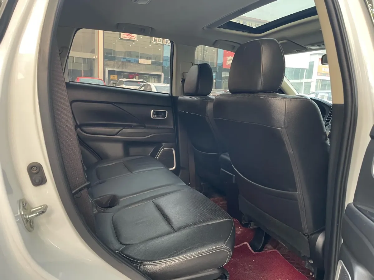 2018 Mitsubishi Outlander 2.0L 166HP L4 CVT,autocango,china used car exporter,china ev exporter,chinese used car exporter,chinese used ev exporter