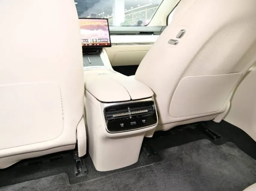 2024 Luxeed S7 BEV 100KWH,autocango,china used car exporter,china ev exporter,chinese used car exporter,chinese used ev exporter