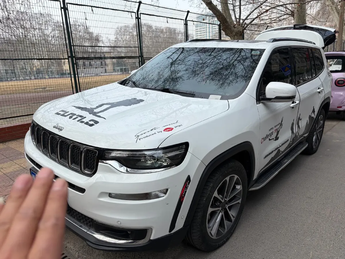 2018 Jeep Grand Commander 2.0T 265HP L4 9AT,autocango,china used car exporter,china ev exporter,chinese used car exporter,chinese used ev exporter