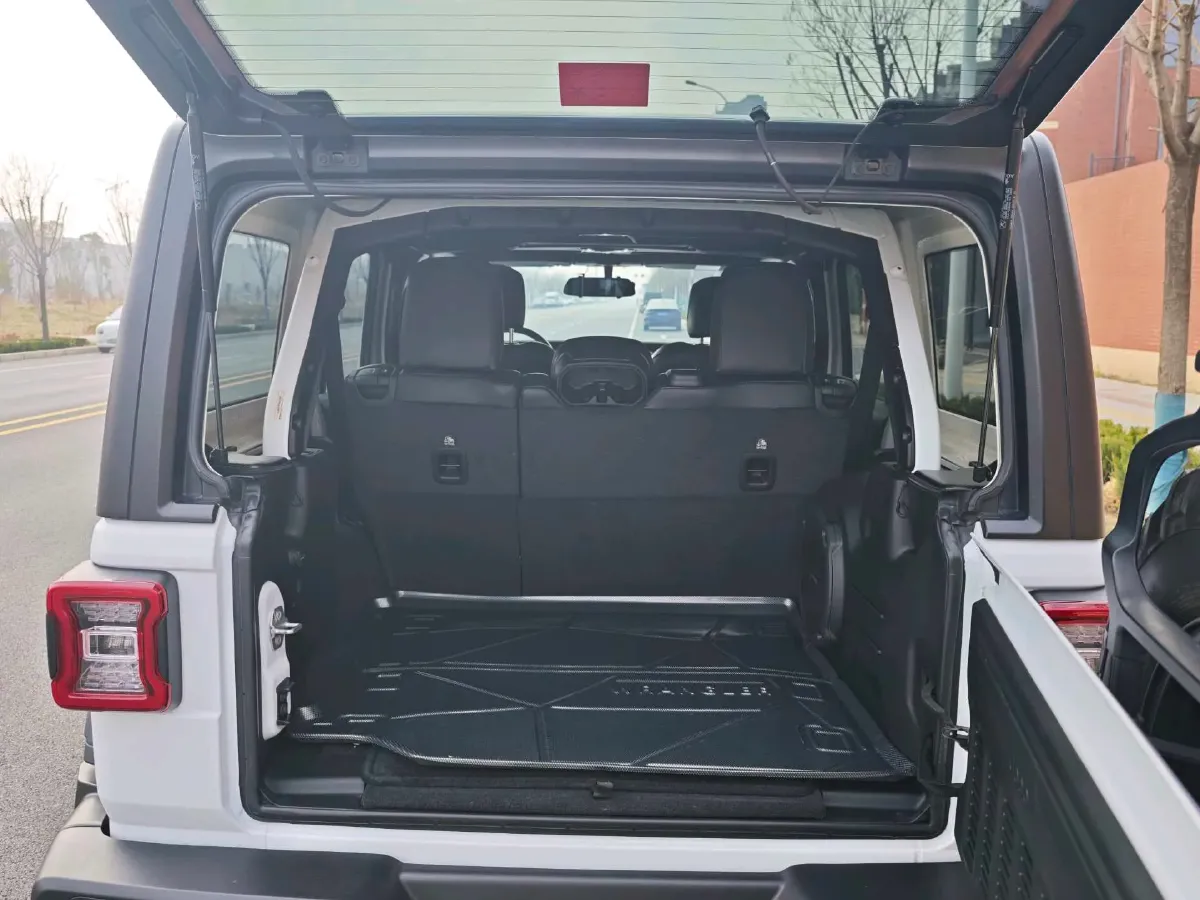 2021 Jeep Wrangler 2.0T 266HP L4 8AT,autocango,china used car exporter,china ev exporter,chinese used car exporter,chinese used ev exporter