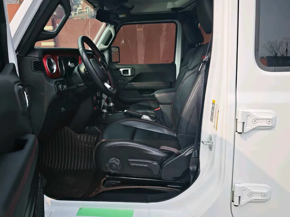 2021 Jeep Wrangler 2.0T 266HP L4 8AT,autocango,china used car exporter,china ev exporter,chinese used car exporter,chinese used ev exporter