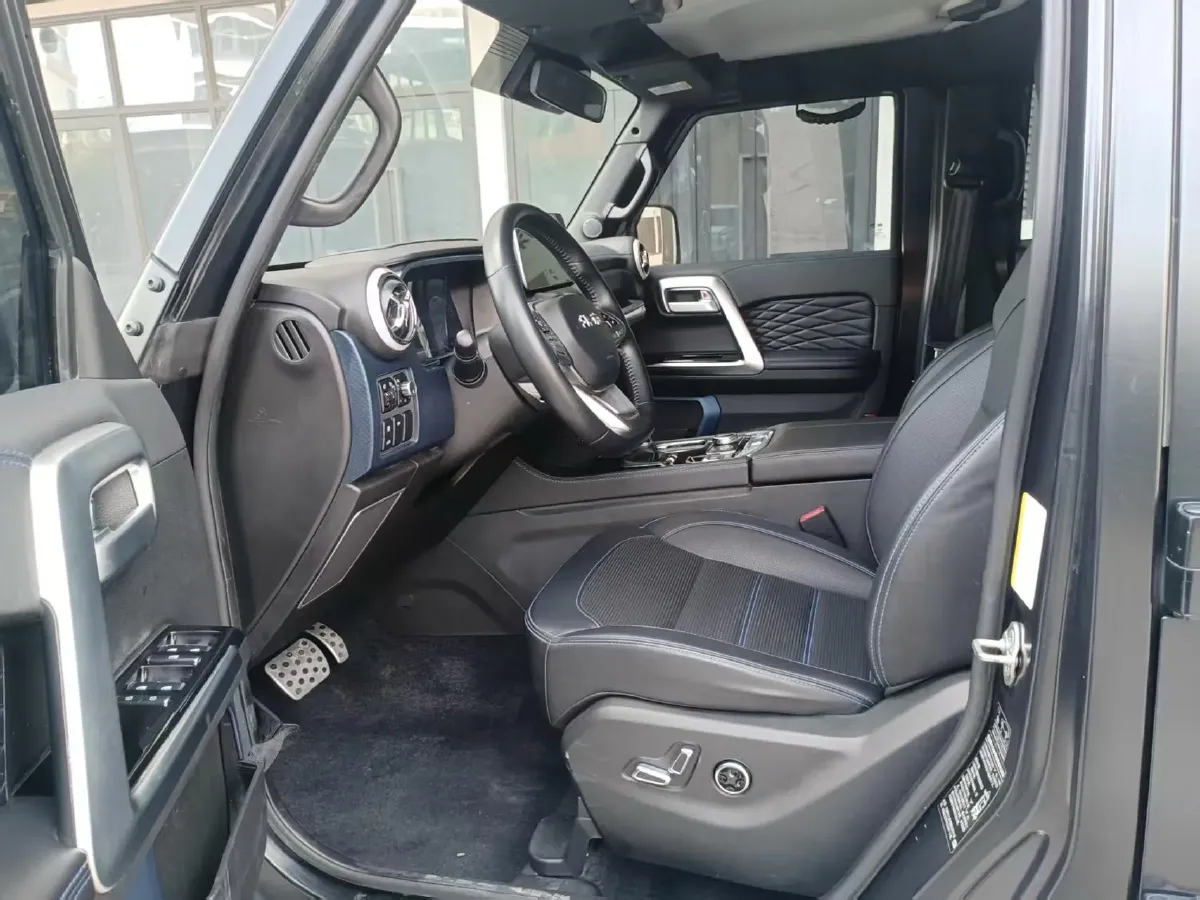 2021 Beijing BJ40 2.0T 163HP L4 8AT,autocango,china used car exporter,china ev exporter,chinese used car exporter,chinese used ev exporter