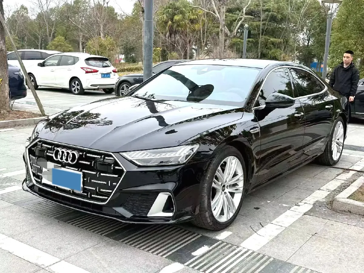 2024 Audi A7L 2.0T 245HP L4 7DCT,autocango,china used car exporter,china ev exporter,chinese used car exporter,chinese used ev exporter