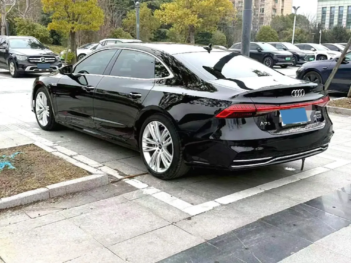 2024 Audi A7L 2.0T 245HP L4 7DCT,autocango,china used car exporter,china ev exporter,chinese used car exporter,chinese used ev exporter