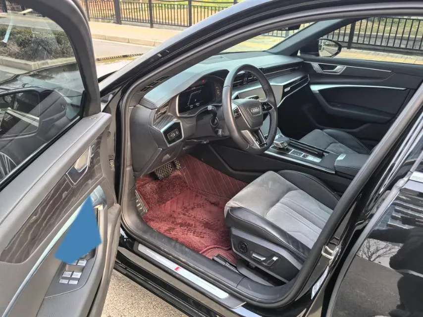 2025 Audi A6L 2.0T 245HP L4 7DCT,autocango,china used car exporter,china ev exporter,chinese used car exporter,chinese used ev exporter