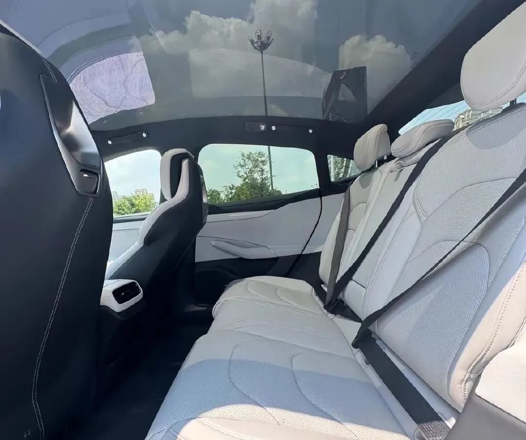 2024 MI SU7 BEV 73.6KWH,autocango,china used car exporter,china ev exporter,chinese used car exporter,chinese used ev exporter