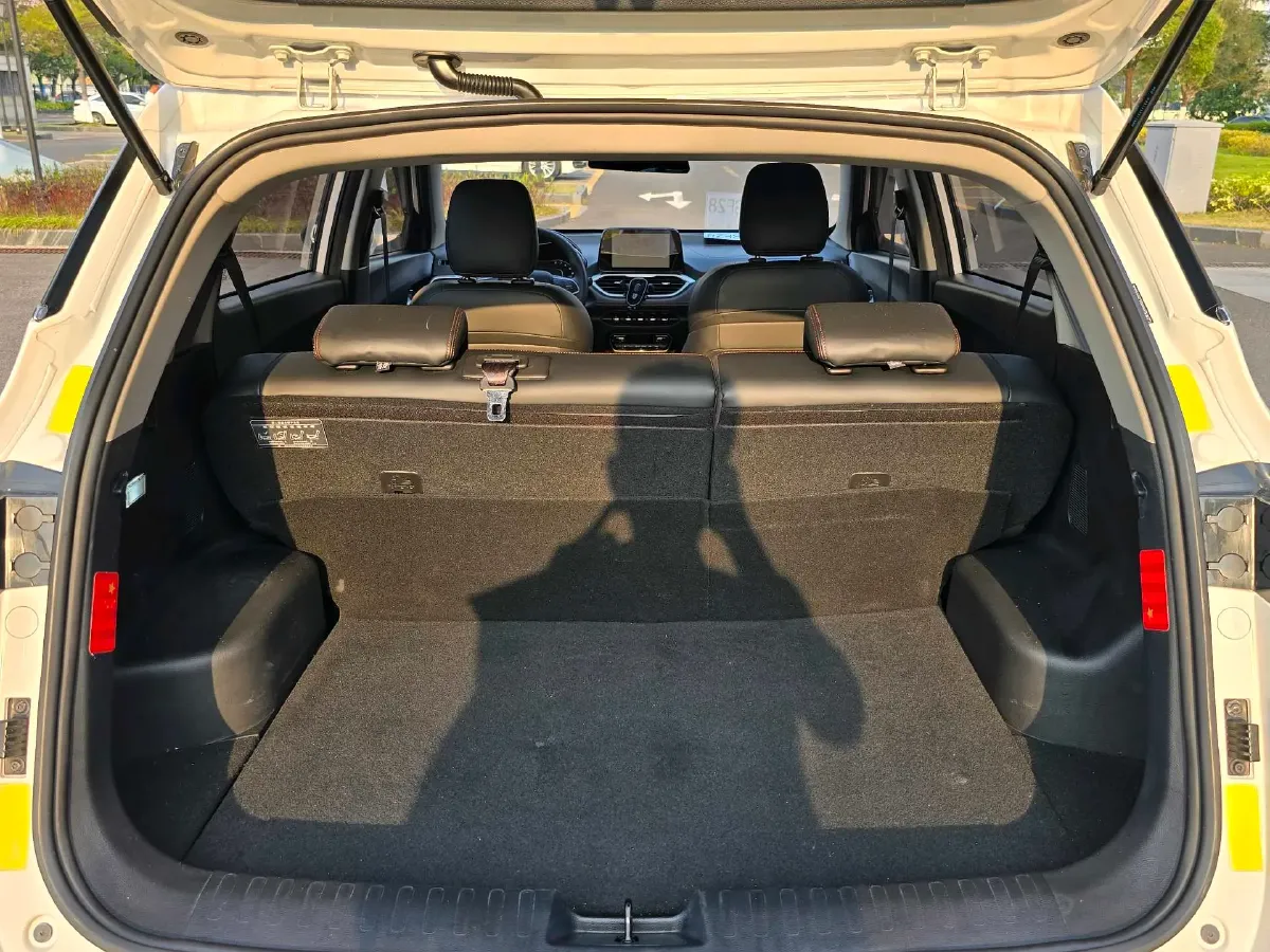 2021 BaoJun 510 1.5L 99HP L4 6MT,autocango,china used car exporter,china ev exporter,chinese used car exporter,chinese used ev exporter