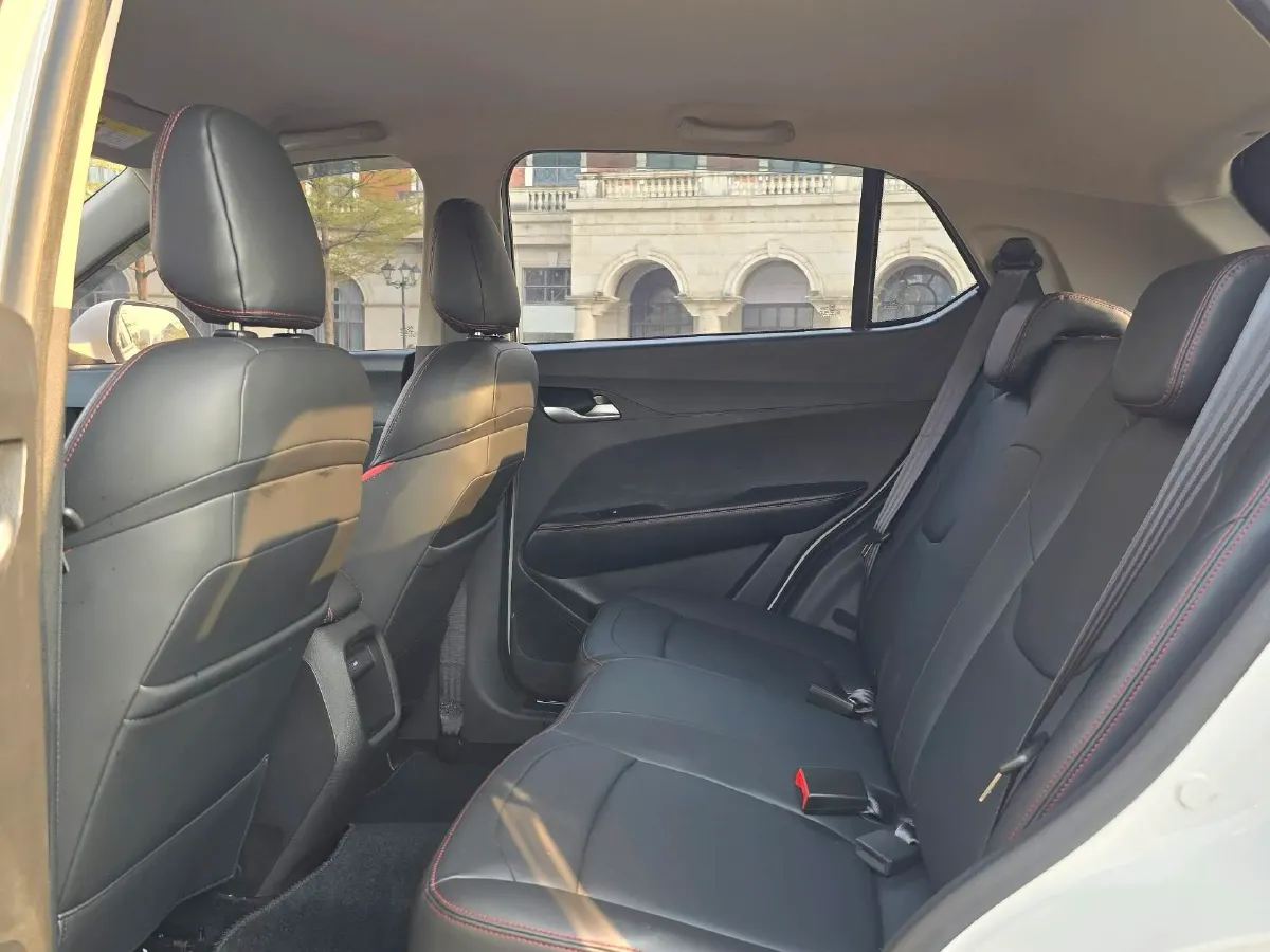 2021 BaoJun 510 1.5L 99HP L4 6MT,autocango,china used car exporter,china ev exporter,chinese used car exporter,chinese used ev exporter