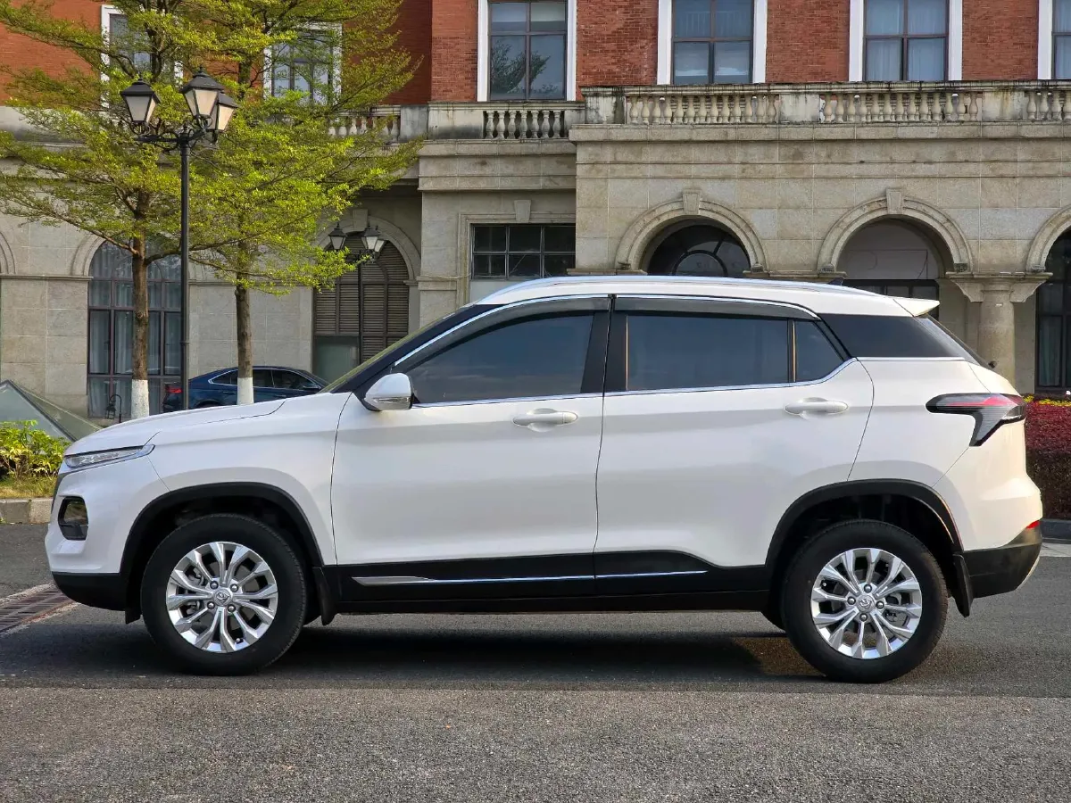 2021 BaoJun 510 1.5L 99HP L4 6MT,autocango,china used car exporter,china ev exporter,chinese used car exporter,chinese used ev exporter