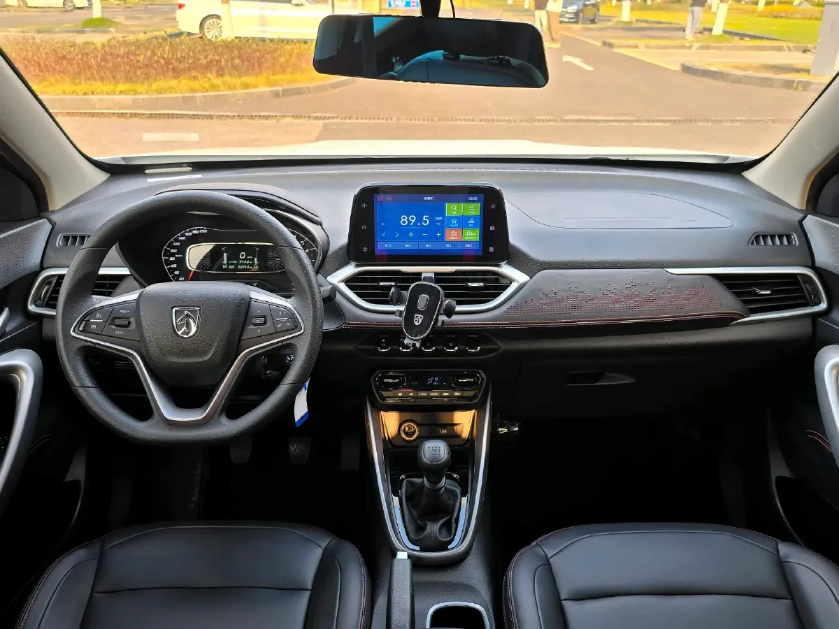 2021 BaoJun 510 1.5L 99HP L4 6MT,autocango,china used car exporter,china ev exporter,chinese used car exporter,chinese used ev exporter