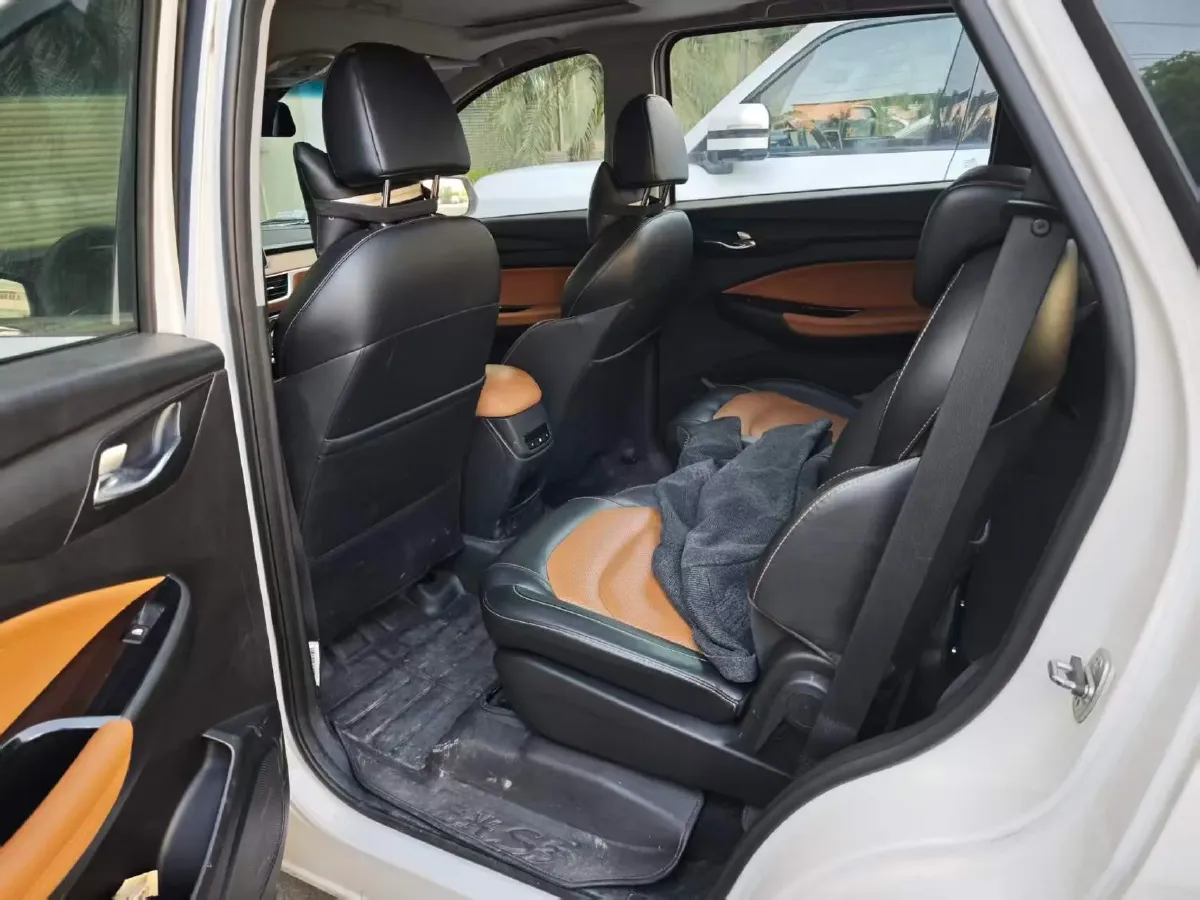 2018 WuLing HongGuang S3 1.5T 150HP L4 6MT,autocango,china used car exporter,china ev exporter,chinese used car exporter,chinese used ev exporter