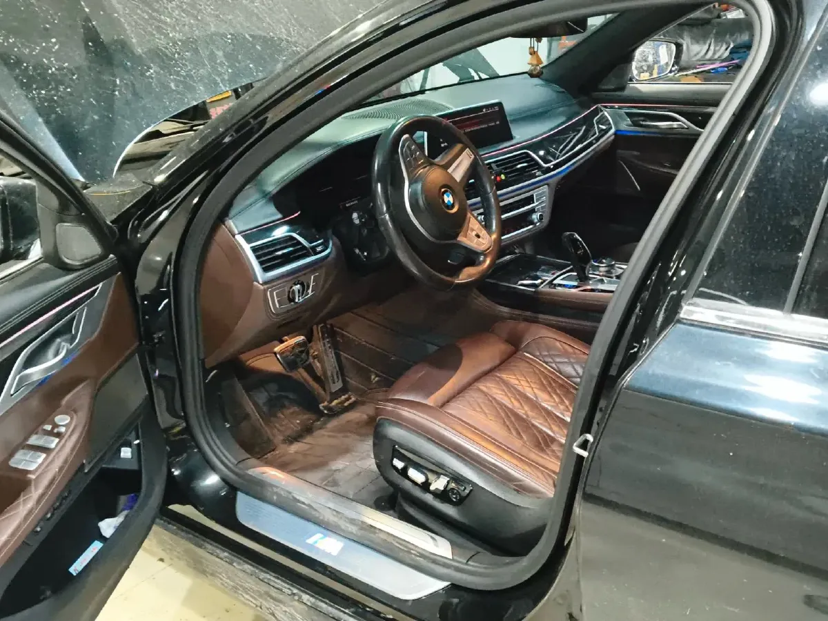 2019 BMW 7 Series 3.0T 340HP L6 8AT,autocango,china used car exporter,china ev exporter,chinese used car exporter,chinese used ev exporter