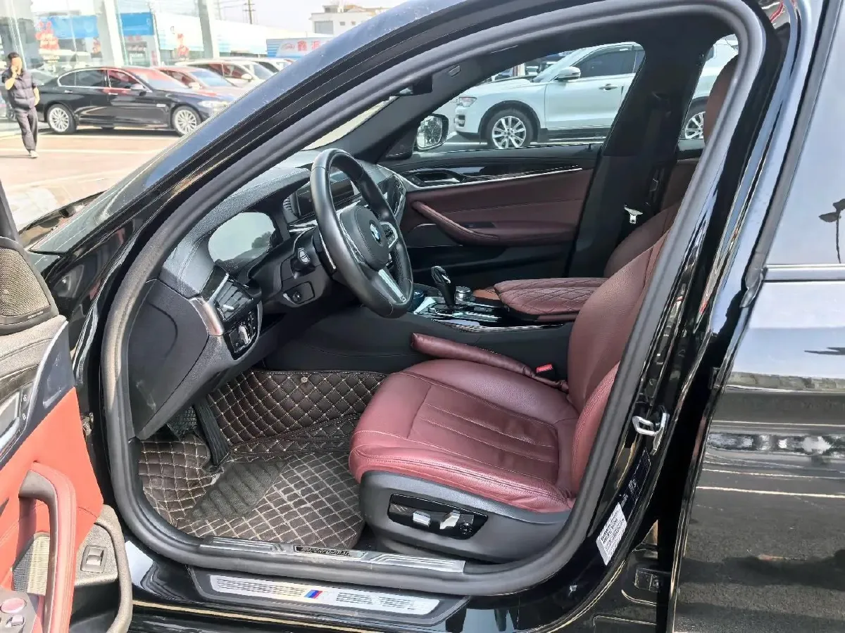 2020 BMW 5 Series 2.0T 252HP L4 8AT,autocango,china used car exporter,china ev exporter,chinese used car exporter,chinese used ev exporter