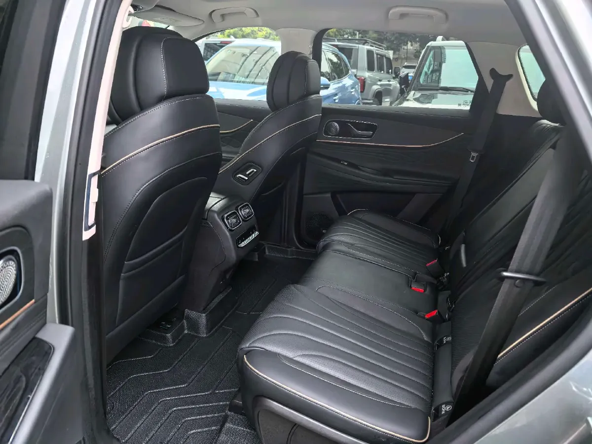 2023 Chery Tiggo 9 2.0T 261HP L4 7DCT,autocango,china used car exporter,china ev exporter,chinese used car exporter,chinese used ev exporter