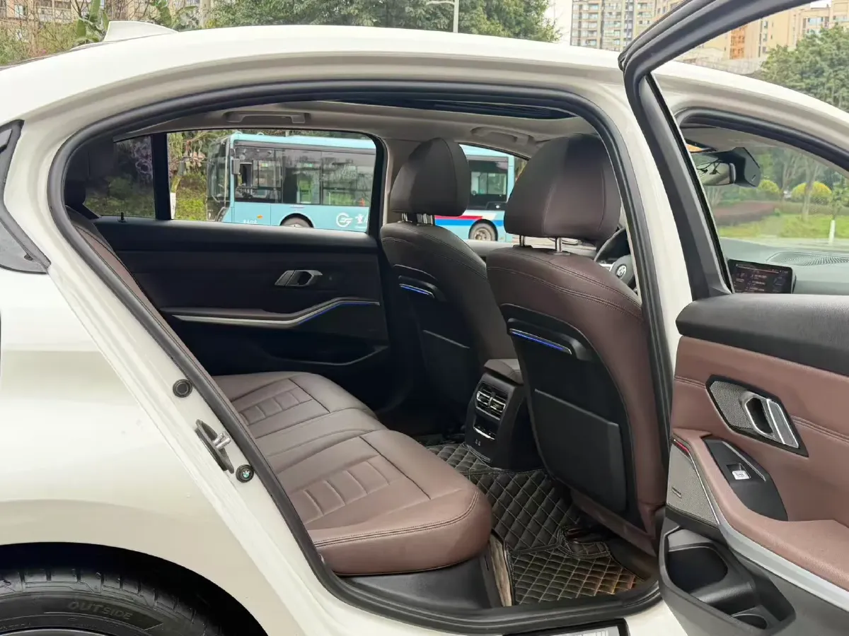 2020 BMW 3 Series 2.0T 184HP L4 8AT,autocango,china used car exporter,china ev exporter,chinese used car exporter,chinese used ev exporter