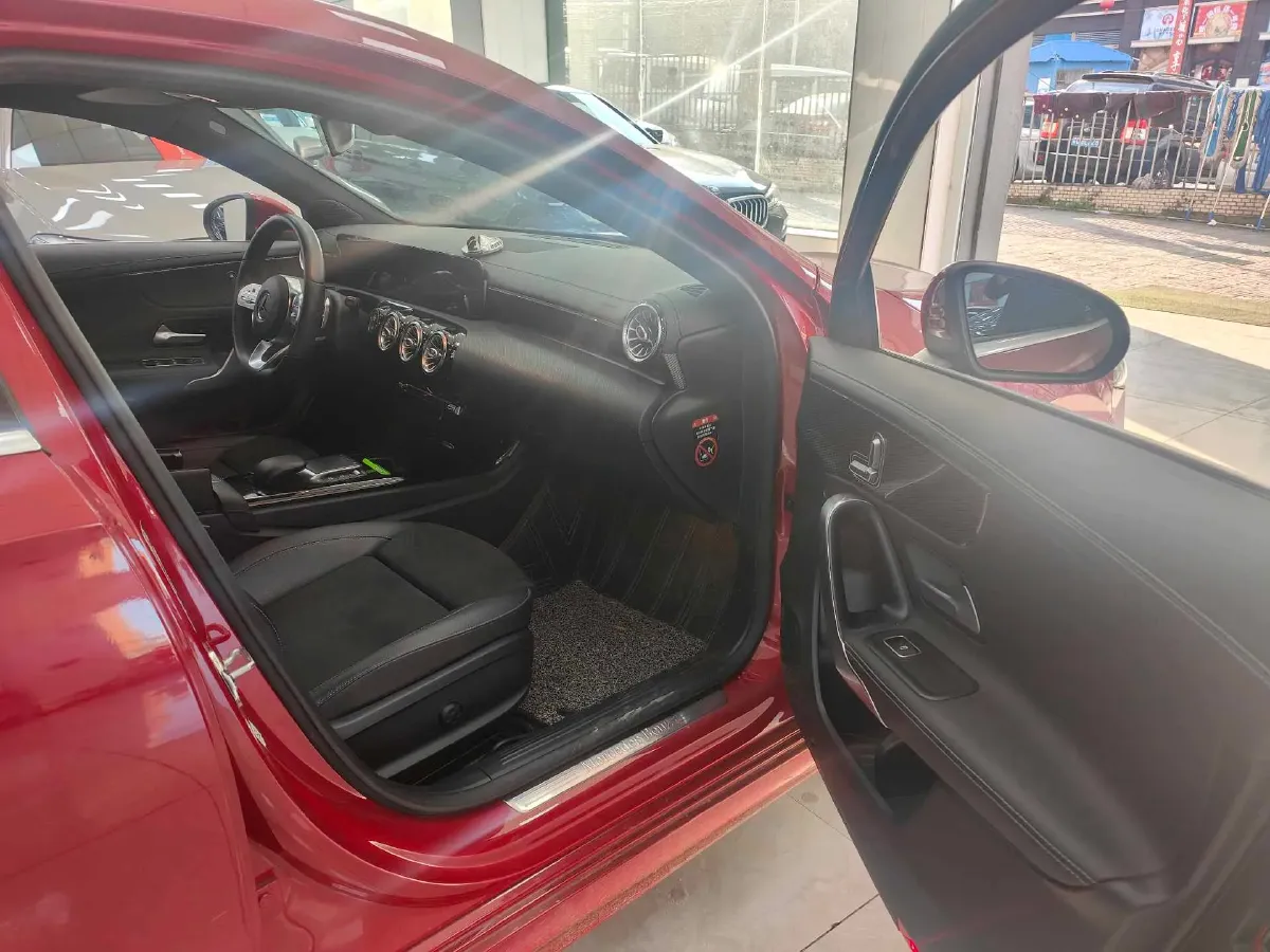 2021 Mercedes-Benz A Class 1.3T 163HP L4 7DCT,autocango,china used car exporter,china ev exporter,chinese used car exporter,chinese used ev exporter