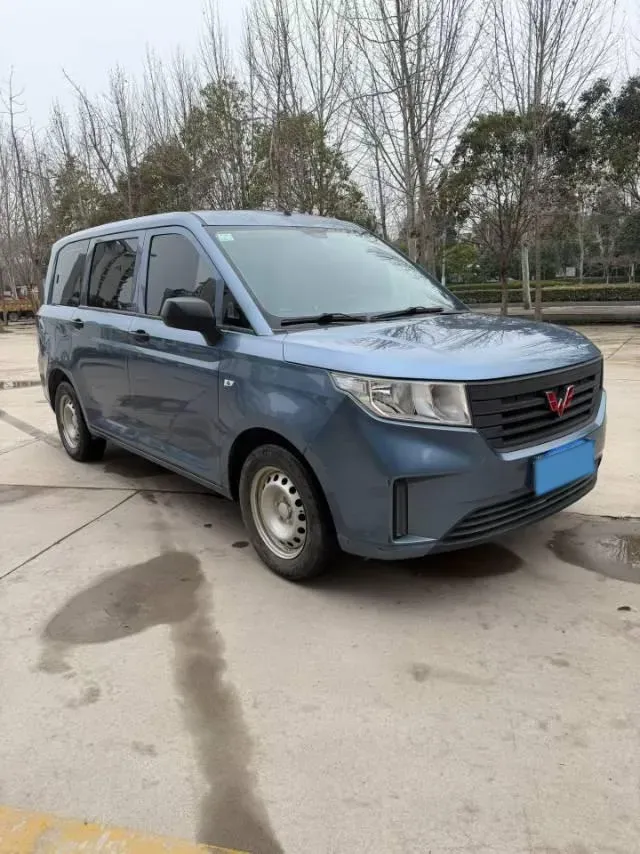 2019 Venucia M50V 1.5L 112HP L4 5MT,autocango,china used car exporter,china ev exporter,chinese used car exporter,chinese used ev exporter