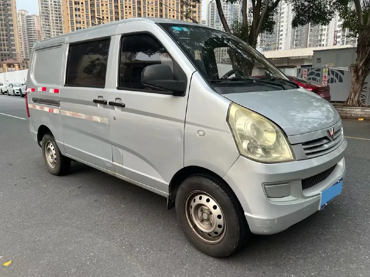 2014 WuLing RongGuang 1.5L 107HP L4 5MT,autocango,china used car exporter,china ev exporter,chinese used car exporter,chinese used ev exporter