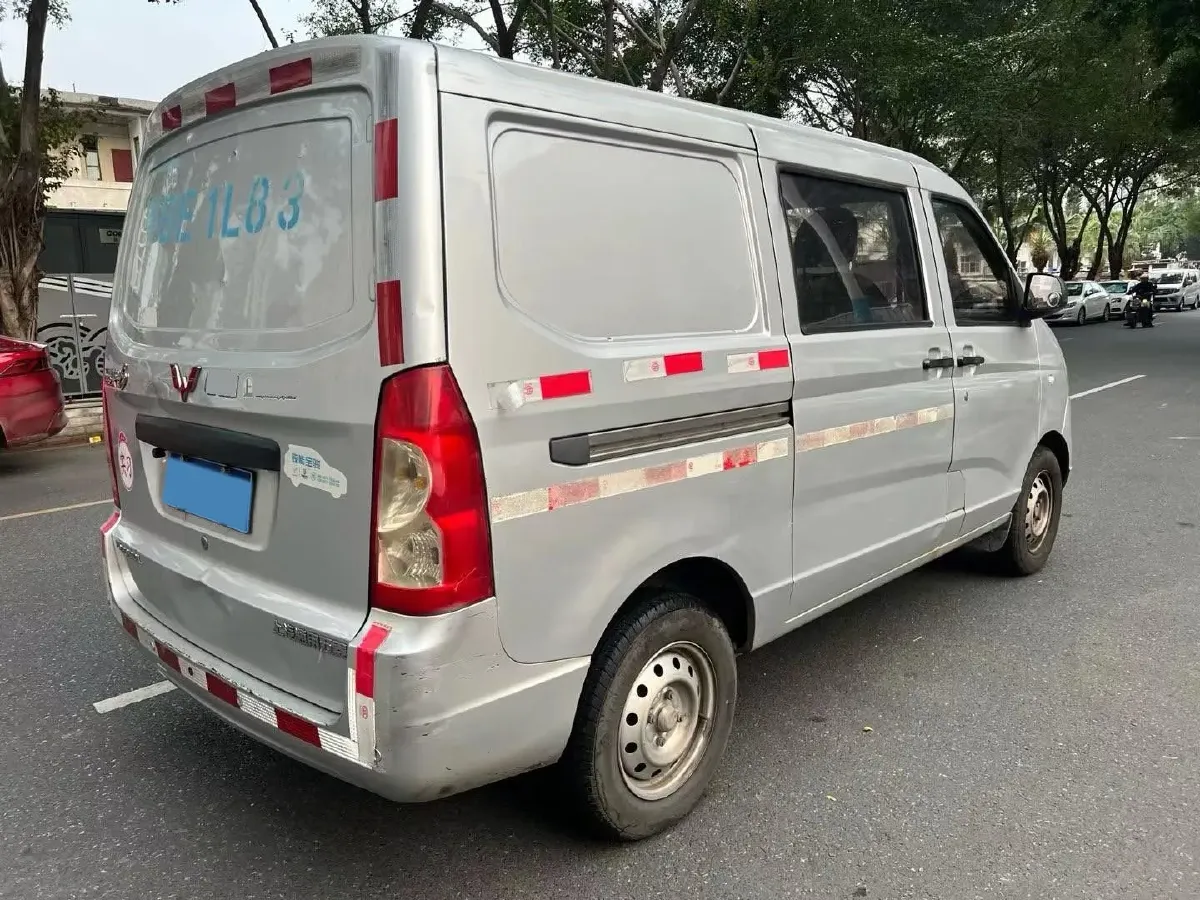 2014 WuLing RongGuang 1.5L 107HP L4 5MT,autocango,china used car exporter,china ev exporter,chinese used car exporter,chinese used ev exporter