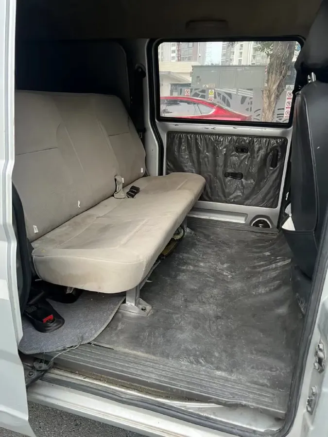 2014 WuLing RongGuang 1.5L 107HP L4 5MT,autocango,china used car exporter,china ev exporter,chinese used car exporter,chinese used ev exporter