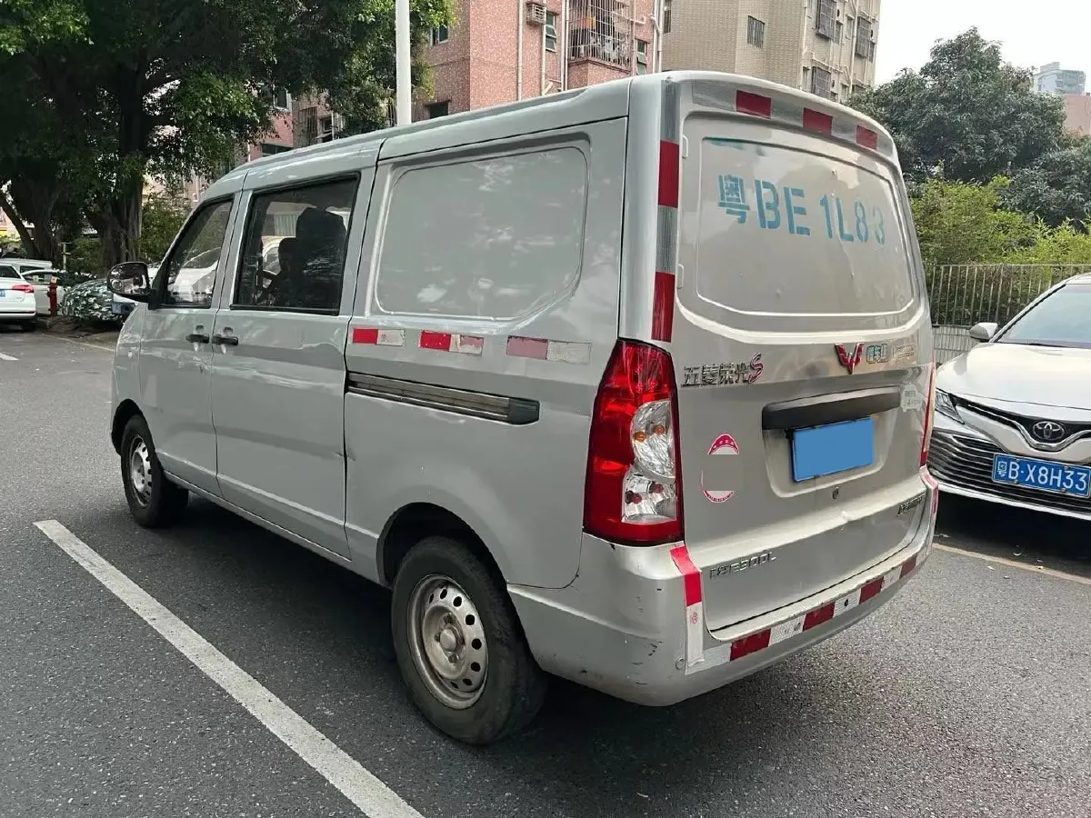 2014 WuLing RongGuang 1.5L 107HP L4 5MT,autocango,china used car exporter,china ev exporter,chinese used car exporter,chinese used ev exporter