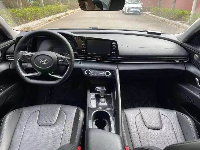 2021 Hyundai Elantra 1.5L 115HP L4 CVT,autocango,china used car exporter,china ev exporter,chinese used car exporter,chinese used ev exporter