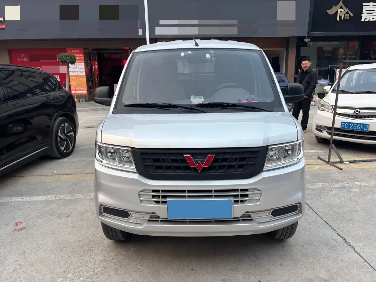2023 WuLing RongGuang New Truck 1.5L 102HP L4 5MT,autocango,china used car exporter,china ev exporter,chinese used car exporter,chinese used ev exporter