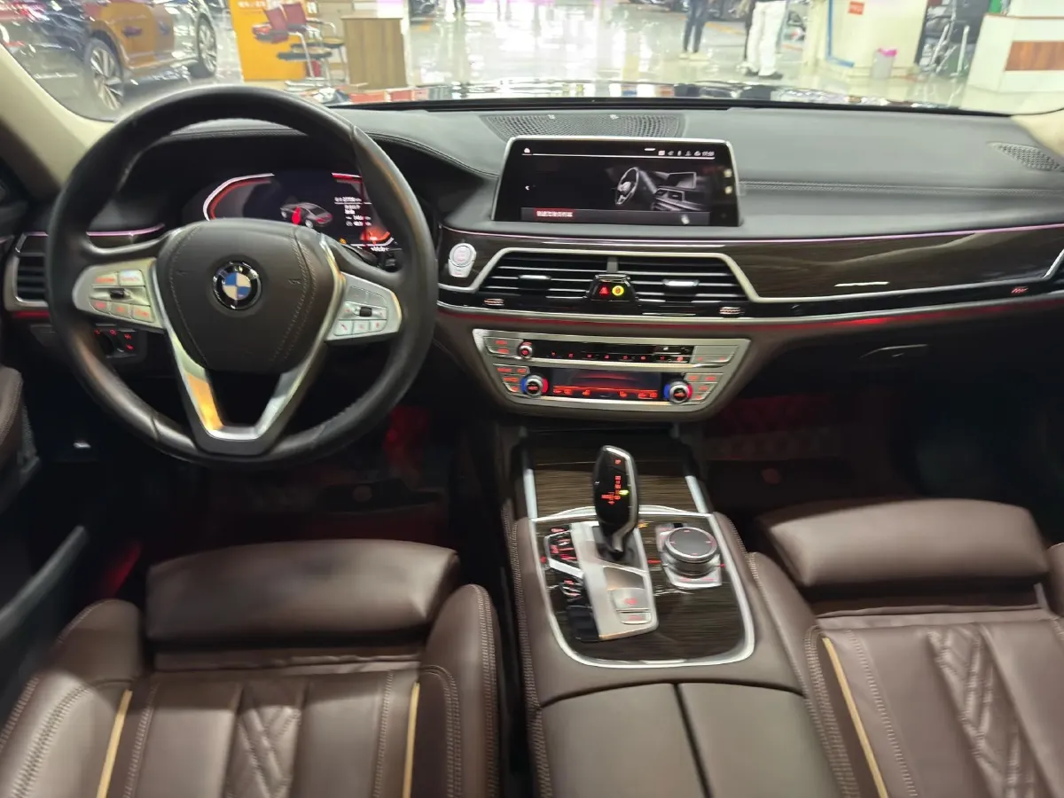 2021 BMW 7 Series 2.0T 265HP L4 8AT,autocango,china used car exporter,china ev exporter,chinese used car exporter,chinese used ev exporter