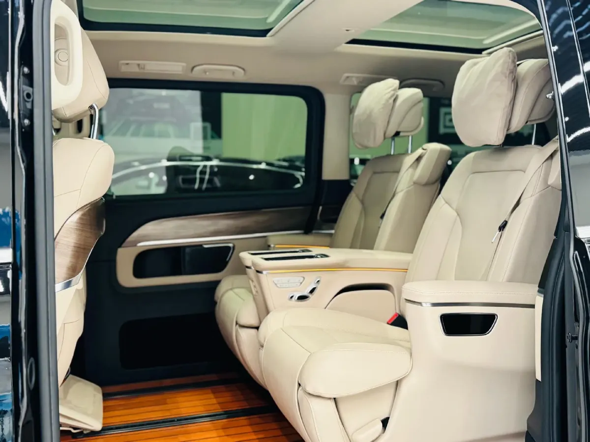 2020 Mercedes-Benz V Class 2.0T 211HP L4 9AT,autocango,china used car exporter,china ev exporter,chinese used car exporter,chinese used ev exporter