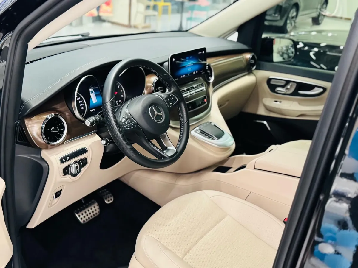 2020 Mercedes-Benz V Class 2.0T 211HP L4 9AT,autocango,china used car exporter,china ev exporter,chinese used car exporter,chinese used ev exporter