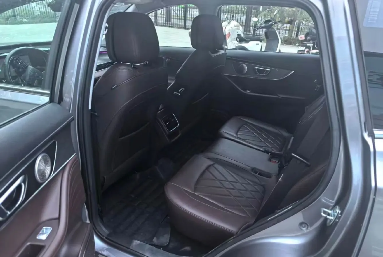 2024 Chery Tiggo 8 PRO 1.6T 197HP L4 7DCT,autocango,china used car exporter,china ev exporter,chinese used car exporter,chinese used ev exporter