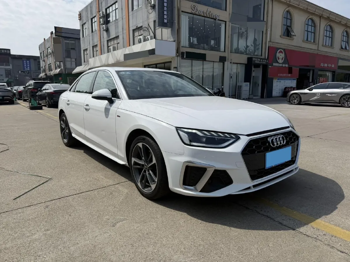2023 Audi A4L 2.0T 190HP L4 7DCT,autocango,china used car exporter,china ev exporter,chinese used car exporter,chinese used ev exporter