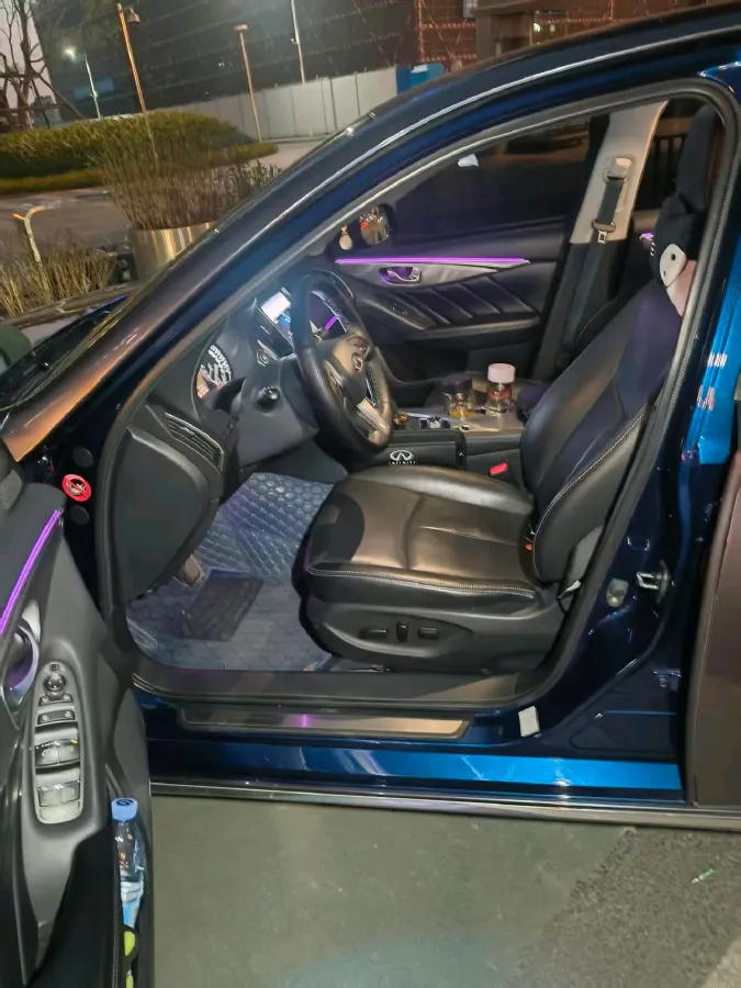 2018 Jeep Grand Commander 2.0T 265HP L4 9AT,autocango,china used car exporter,china ev exporter,chinese used car exporter,chinese used ev exporter