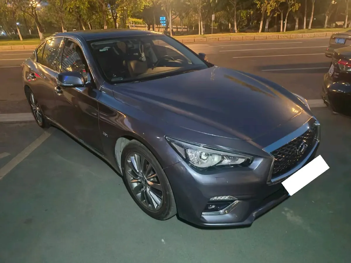 2018 Jeep Grand Commander 2.0T 265HP L4 9AT,autocango,china used car exporter,china ev exporter,chinese used car exporter,chinese used ev exporter