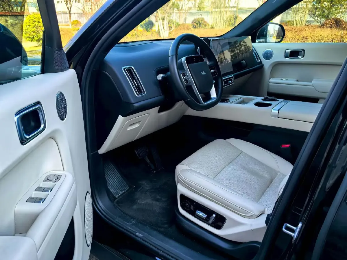 2024 Li L8 Range Extended 154HP REEV 52.3KWH,autocango,china used car exporter,china ev exporter,chinese used car exporter,chinese used ev exporter