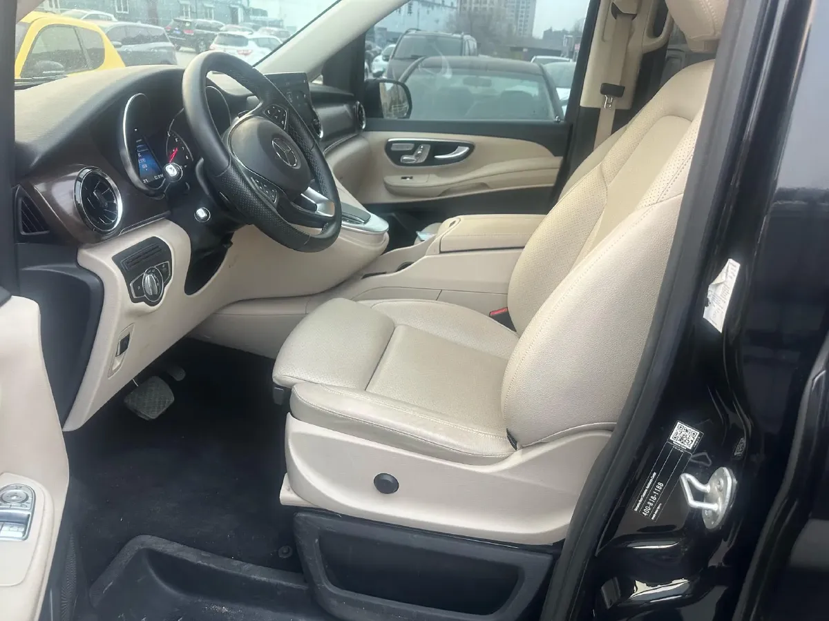 2022 Mercedes-Benz V Class 2.0T 211HP L4 9AT,autocango,china used car exporter,china ev exporter,chinese used car exporter,chinese used ev exporter