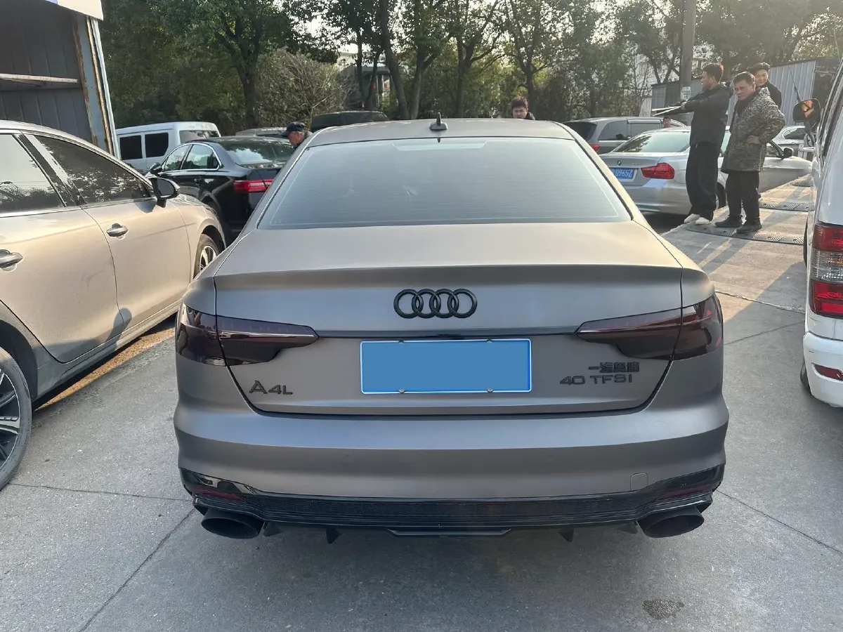 2022 Audi A4L 2.0T 190HP L4 7DCT,autocango,china used car exporter,china ev exporter,chinese used car exporter,chinese used ev exporter