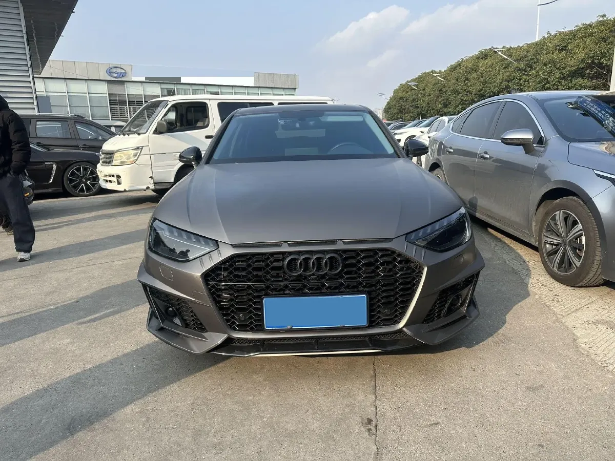 2022 Audi A4L 2.0T 190HP L4 7DCT,autocango,china used car exporter,china ev exporter,chinese used car exporter,chinese used ev exporter