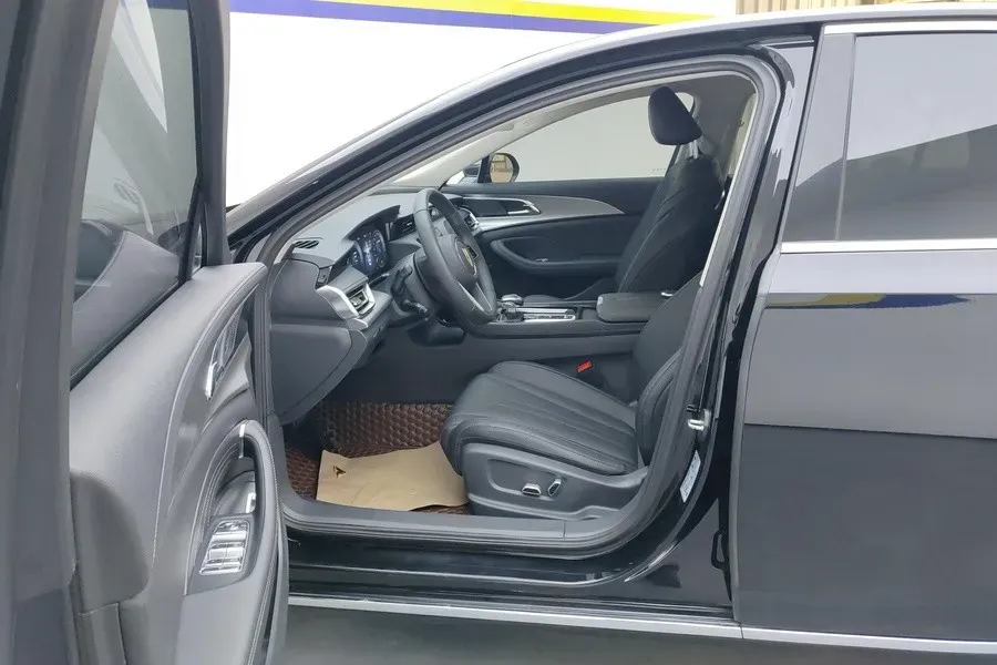 2024 HongQi H5 2.0T 224HP L4 8AT,autocango,china used car exporter,china ev exporter,chinese used car exporter,chinese used ev exporter