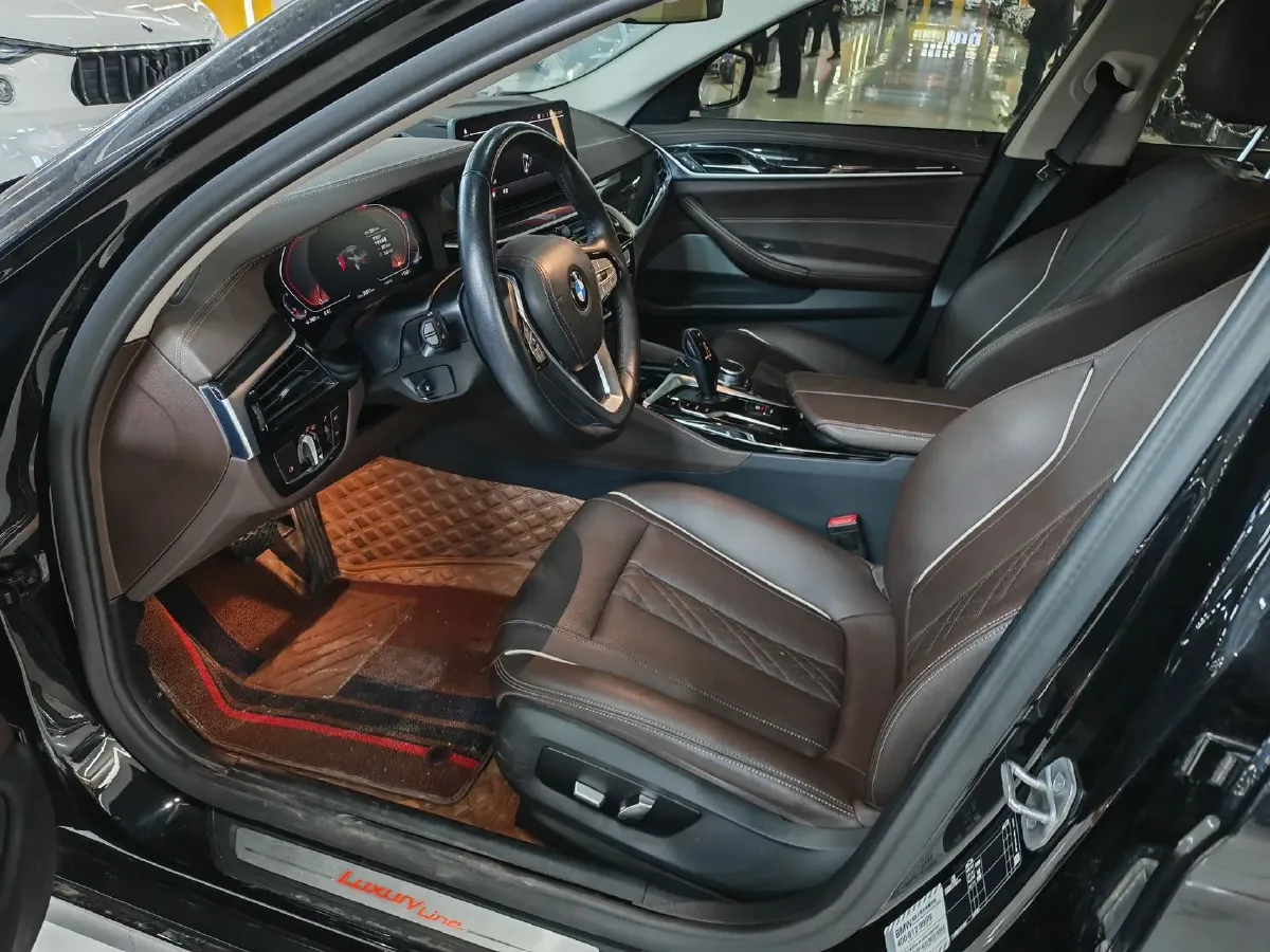 2022 BMW 5 Series 2.0T 245HP L4 8AT,autocango,china used car exporter,china ev exporter,chinese used car exporter,chinese used ev exporter