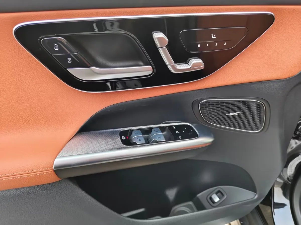 2023 Mercedes-Benz GLC Class 2.0T 258HP L4 9AT,autocango,china used car exporter,china ev exporter,chinese used car exporter,chinese used ev exporter