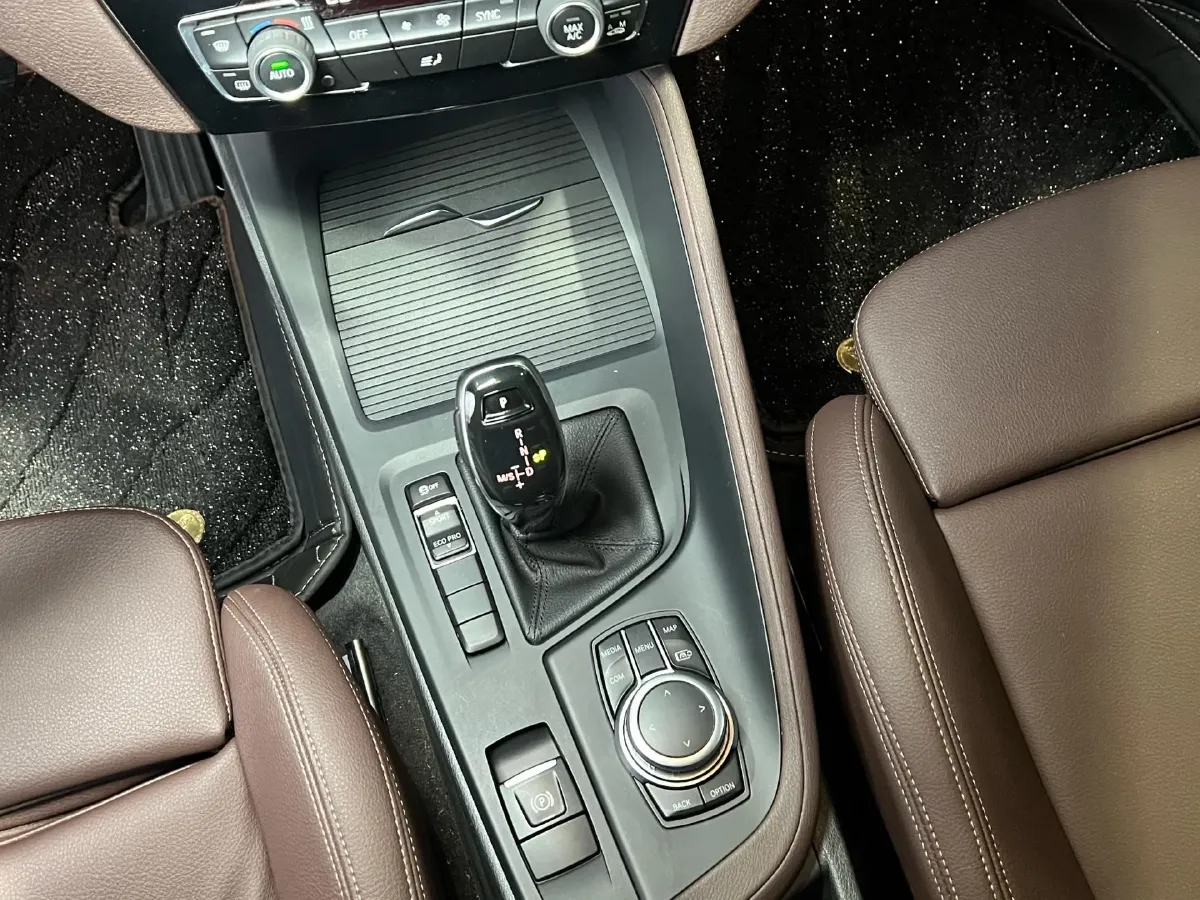 2021 BMW X1 2.0T 192HP L4 7DCT,autocango,china used car exporter,china ev exporter,chinese used car exporter,chinese used ev exporter