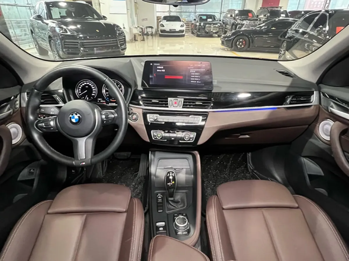 2021 BMW X1 2.0T 192HP L4 7DCT,autocango,china used car exporter,china ev exporter,chinese used car exporter,chinese used ev exporter