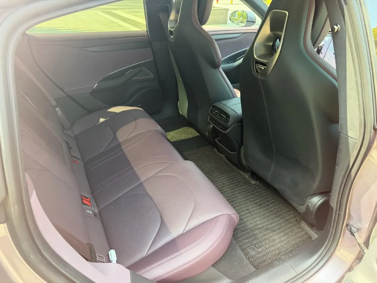 2024 MI SU7 BEV 101KWH,autocango,china used car exporter,china ev exporter,chinese used car exporter,chinese used ev exporter