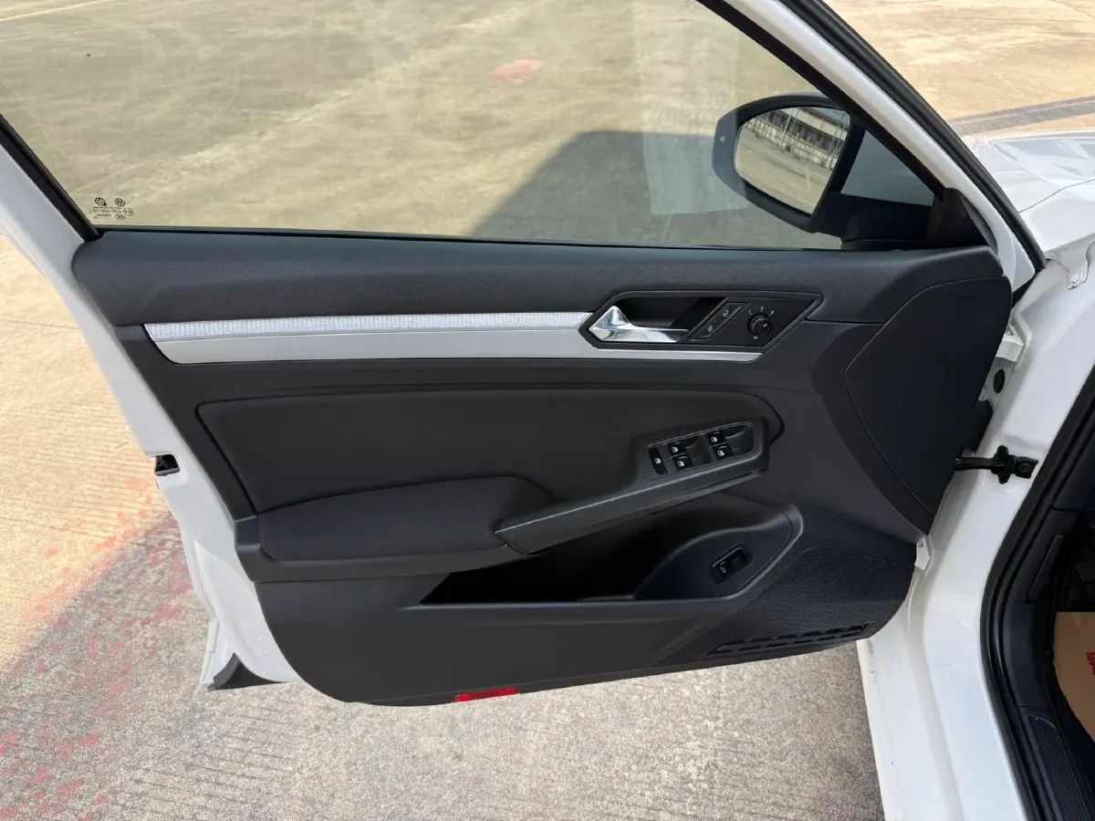 2019 Volkswagen T-Cross 1.4T 150HP L4 7DCT,autocango,china used car exporter,china ev exporter,chinese used car exporter,chinese used ev exporter