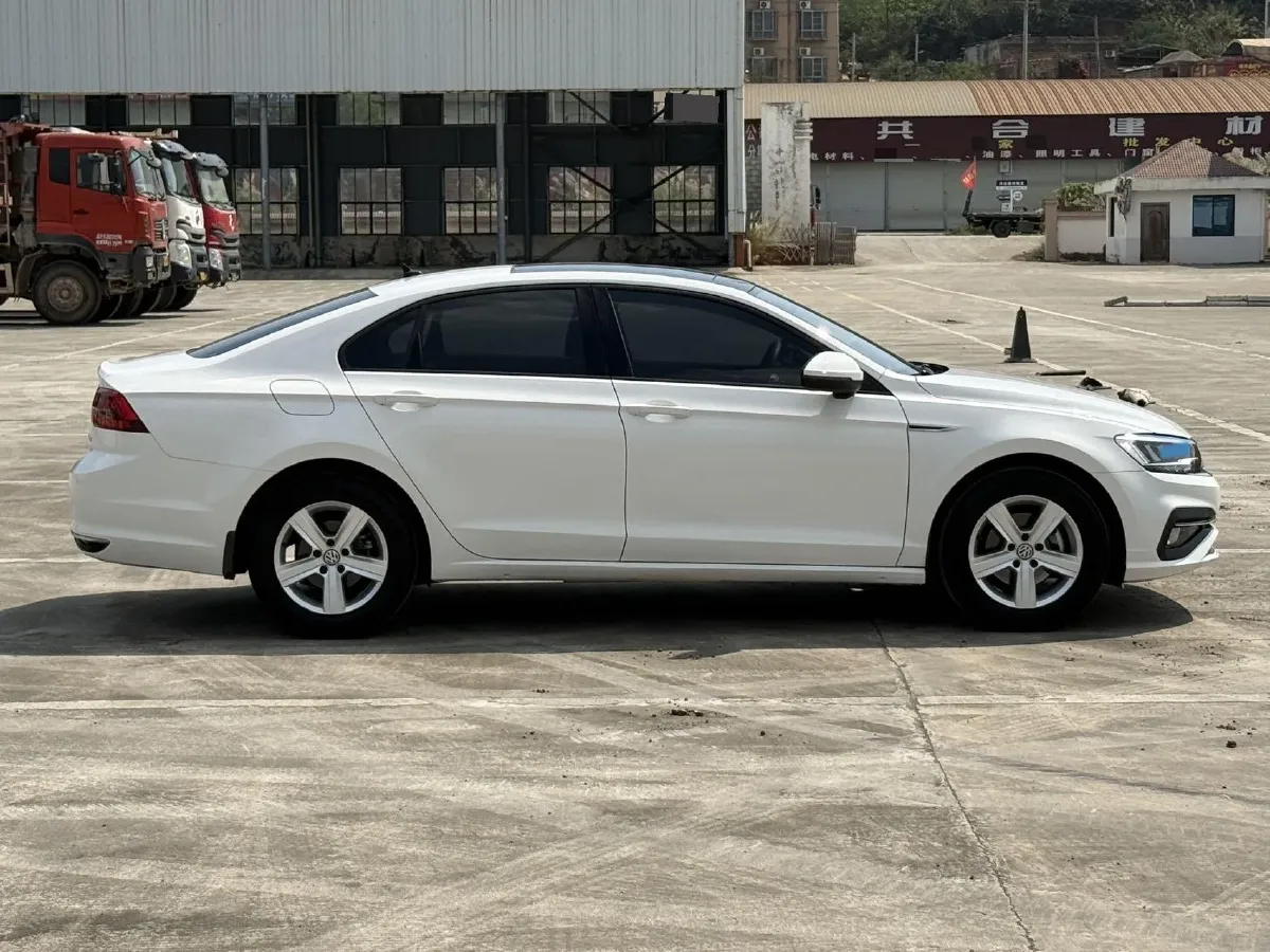 2019 Volkswagen T-Cross 1.4T 150HP L4 7DCT,autocango,china used car exporter,china ev exporter,chinese used car exporter,chinese used ev exporter