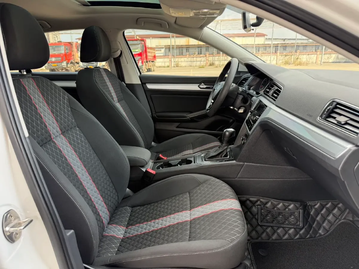 2019 Volkswagen T-Cross 1.4T 150HP L4 7DCT,autocango,china used car exporter,china ev exporter,chinese used car exporter,chinese used ev exporter