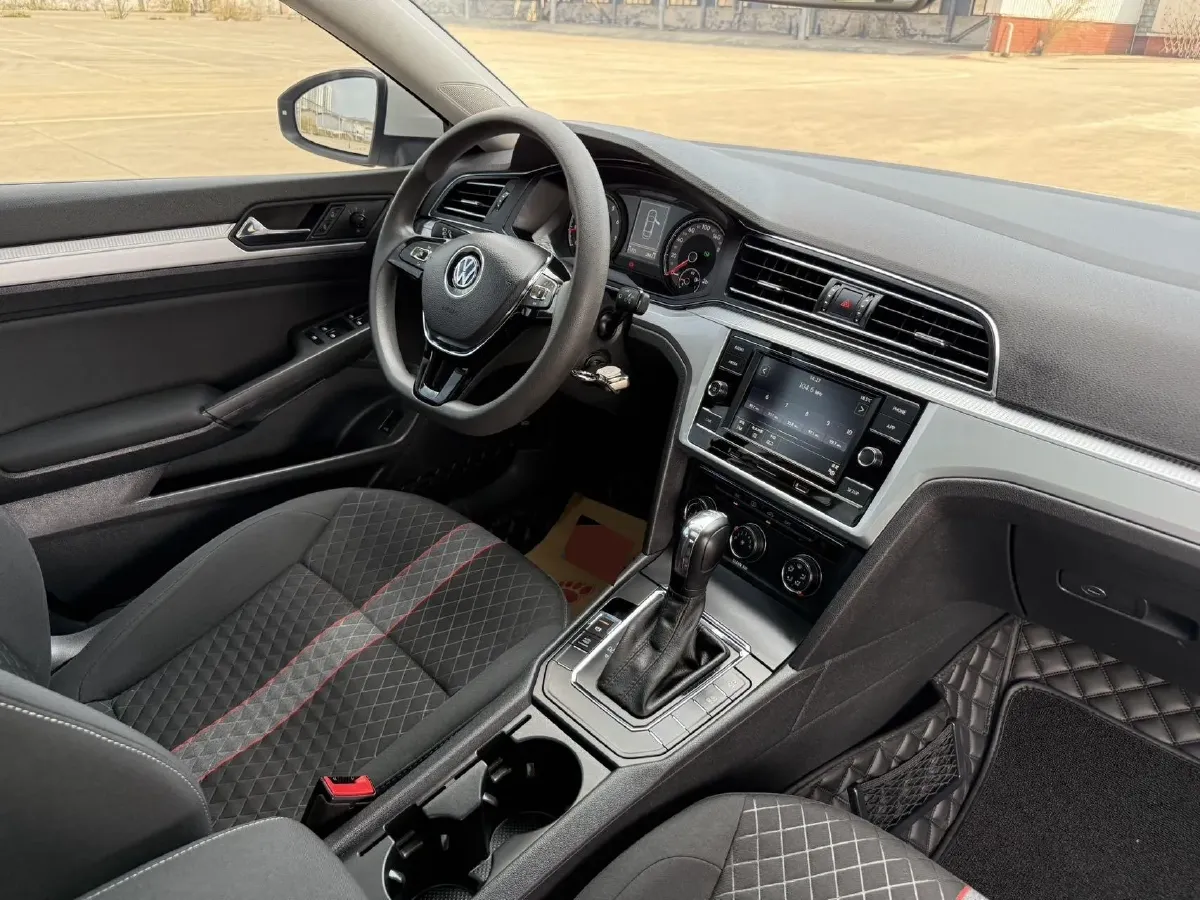 2019 Volkswagen T-Cross 1.4T 150HP L4 7DCT,autocango,china used car exporter,china ev exporter,chinese used car exporter,chinese used ev exporter