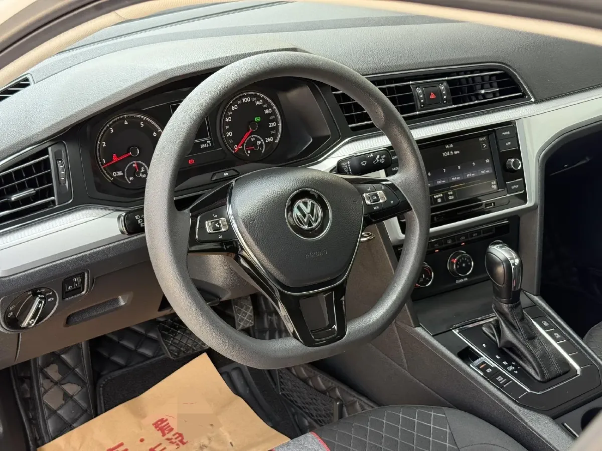 2019 Volkswagen T-Cross 1.4T 150HP L4 7DCT,autocango,china used car exporter,china ev exporter,chinese used car exporter,chinese used ev exporter